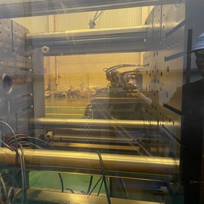 480 Ton Servo Motor Injection Molding Machine For Plastic Bottle Crate Soda Beer Transport