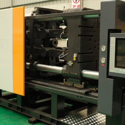 650T Injection Machine Yellow Plastic Garbage Servo Motor Center Clamping High Performance