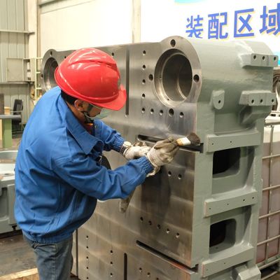 128T Container Hydraulic Plastic Injection Molding Machine Blue Energy Saving